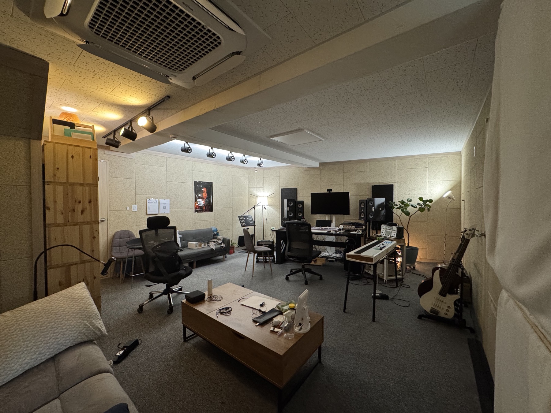 메인 스튜디오 룸 전경
